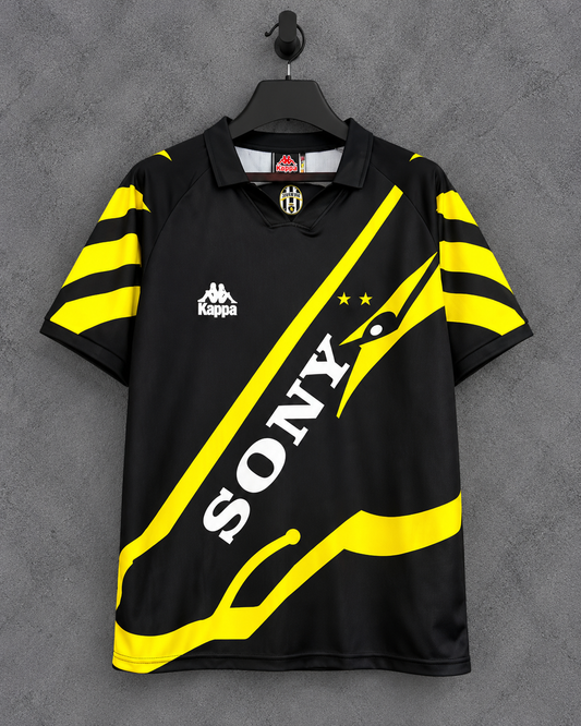 Juventus 1996/97 Third Shirt