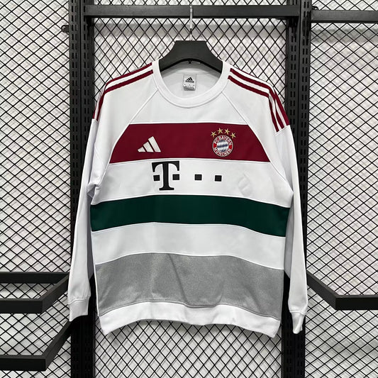 Bayern Jumper (White)